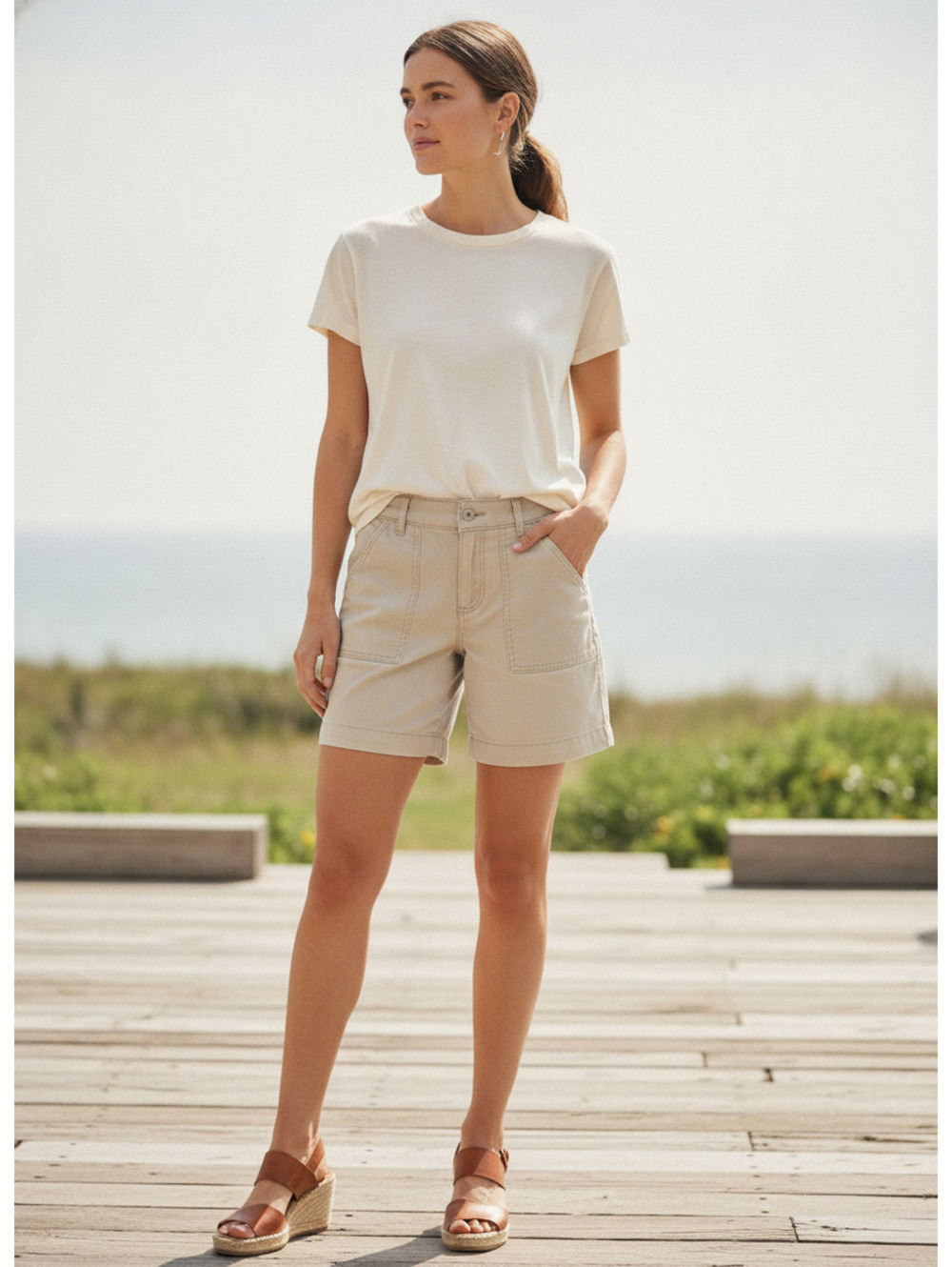 Lee Women's Size 8 Medium Khaki Beige Regular Fit Bermuda Casual Shorts Stretch